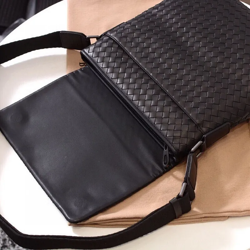All categories 💚 Top version men’s bags 💚 BV 2024 new BV crossbody bag